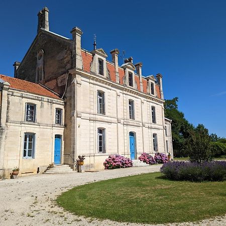 Bed and Breakfast Domaine Du Faure Chadurie Екстер'єр фото