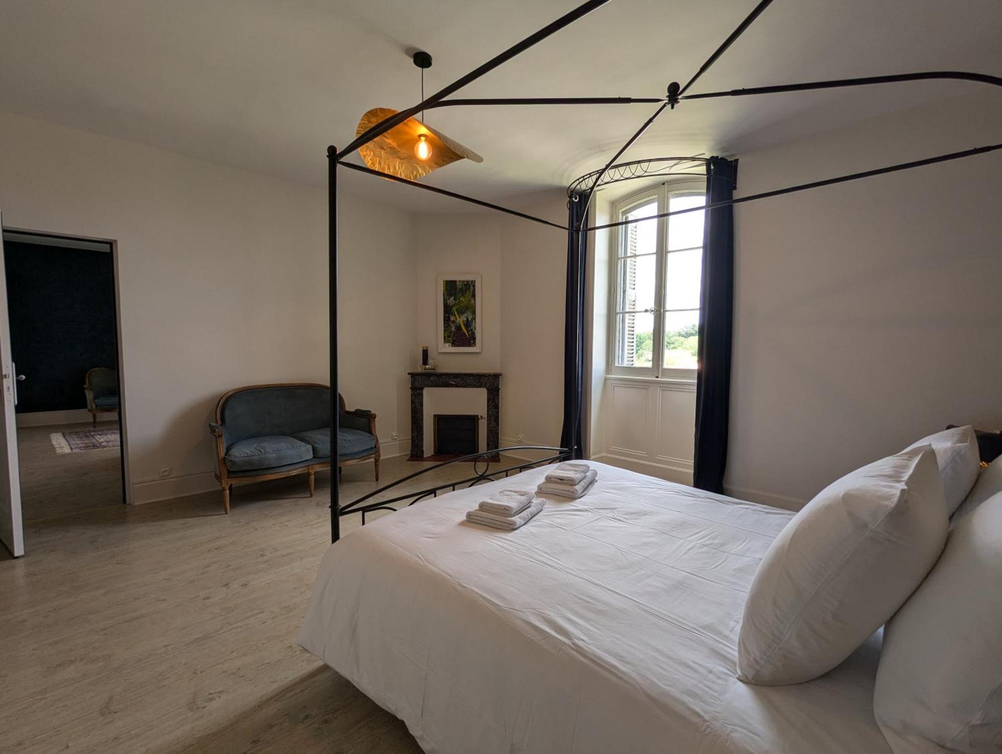 Bed and Breakfast Domaine Du Faure Chadurie Номер фото