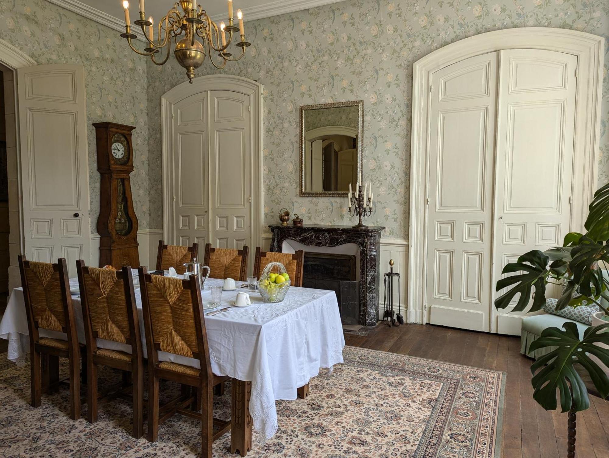 Bed and Breakfast Domaine Du Faure Chadurie Екстер'єр фото