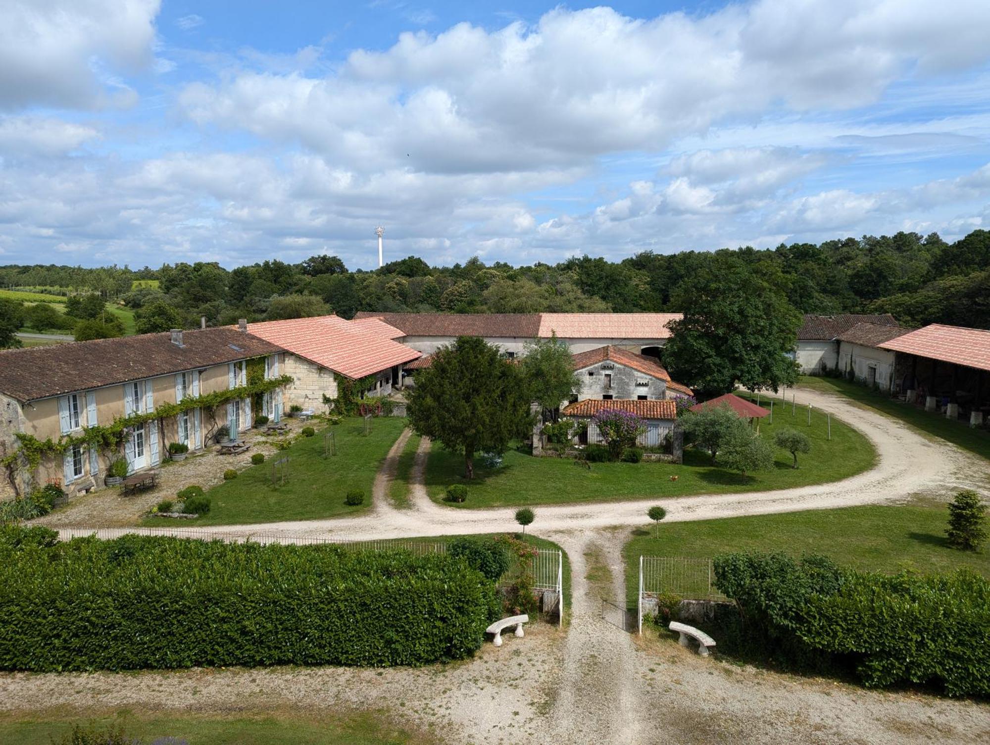 Bed and Breakfast Domaine Du Faure Chadurie Екстер'єр фото